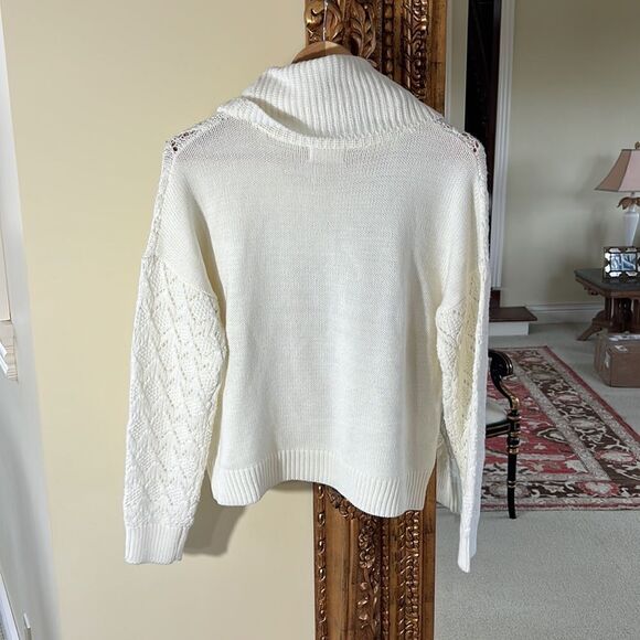 Ivory Turtleneck Sweater Size Large crochet eyelet - Picture 3 of 3